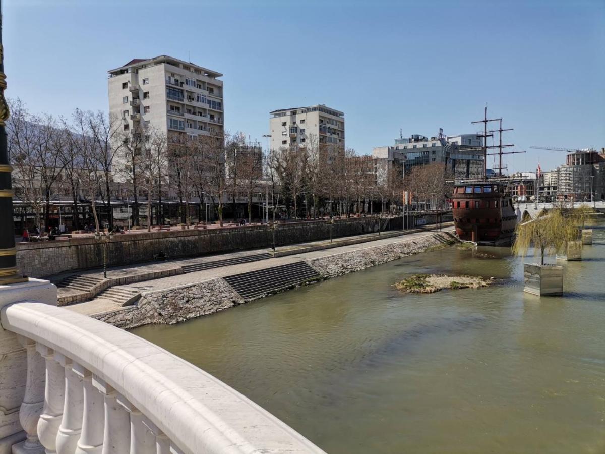 Calla 4 Apartment - Main Square, In The City Shopping Center - Parking Slot With Securiti And Video Camera Skopje Eksteriør billede